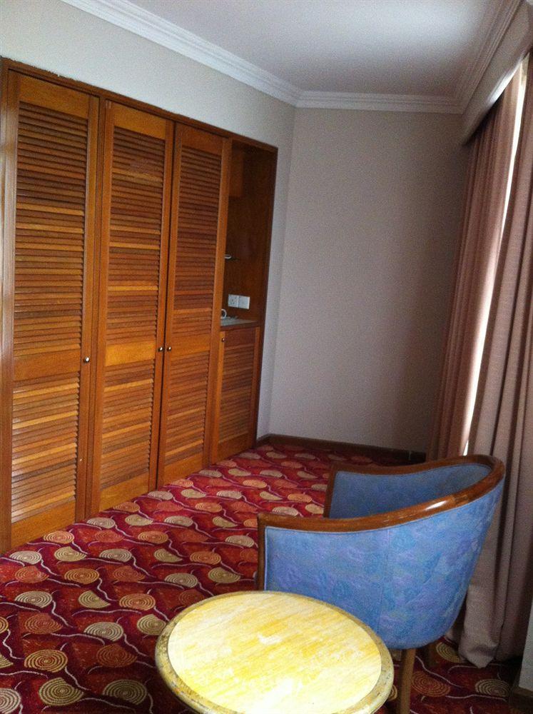 Kingwood Hotel Kuching Exterior photo